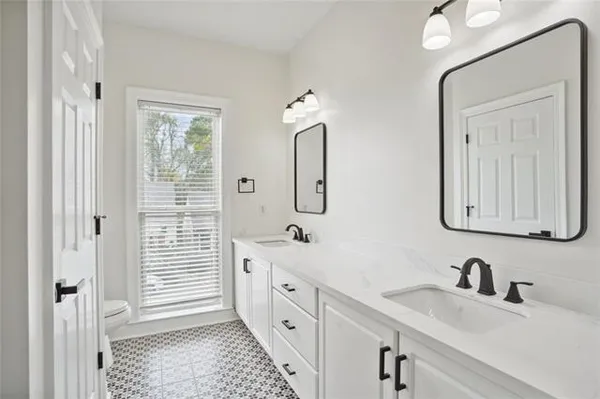 $2,900 | 4323 Annunciation Street, New Orleans, LA 70115