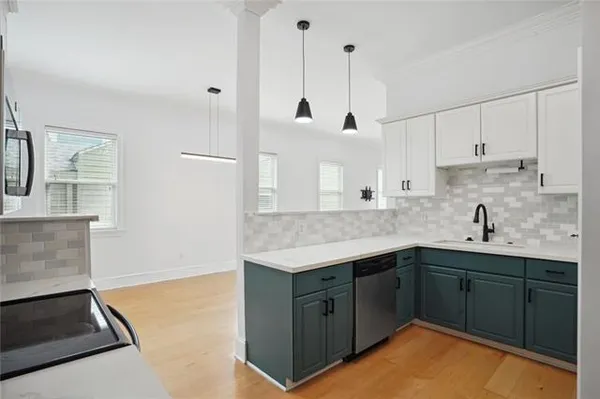 $2,900 | 4323 Annunciation Street, New Orleans, LA 70115