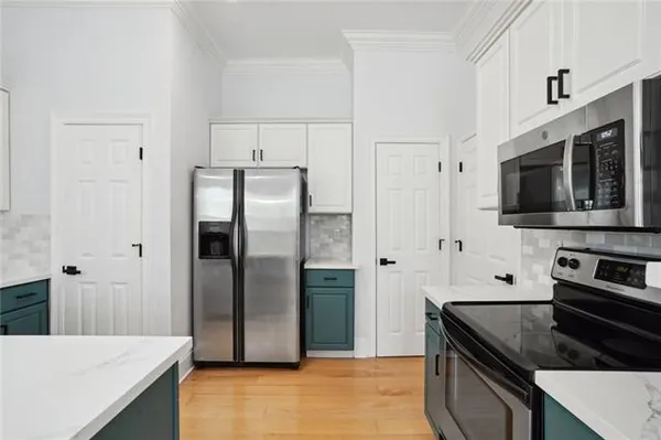 $2,900 | 4323 Annunciation Street, New Orleans, LA 70115