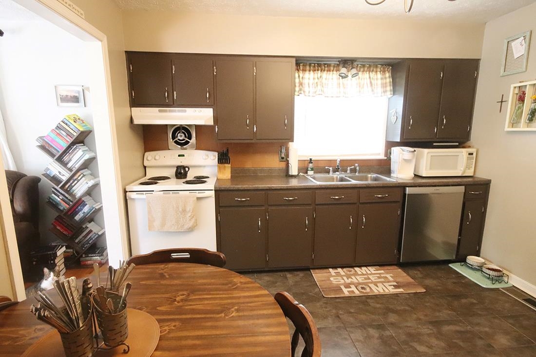 101 Westgate Road Verona, VA 24482 - Photo 3 of 18 Gallery Image 3