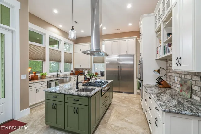 $2,400,000 | 111 Crane Pointe, Rockwood, TN 37854