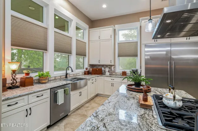 $2,400,000 | 111 Crane Pointe, Rockwood, TN 37854