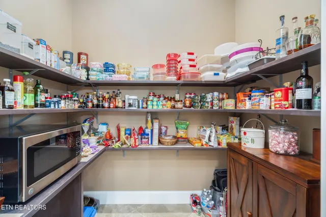 $2,400,000 | 111 Crane Pointe, Rockwood, TN 37854