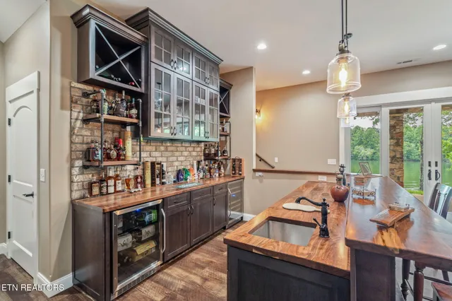 $2,400,000 | 111 Crane Pointe, Rockwood, TN 37854