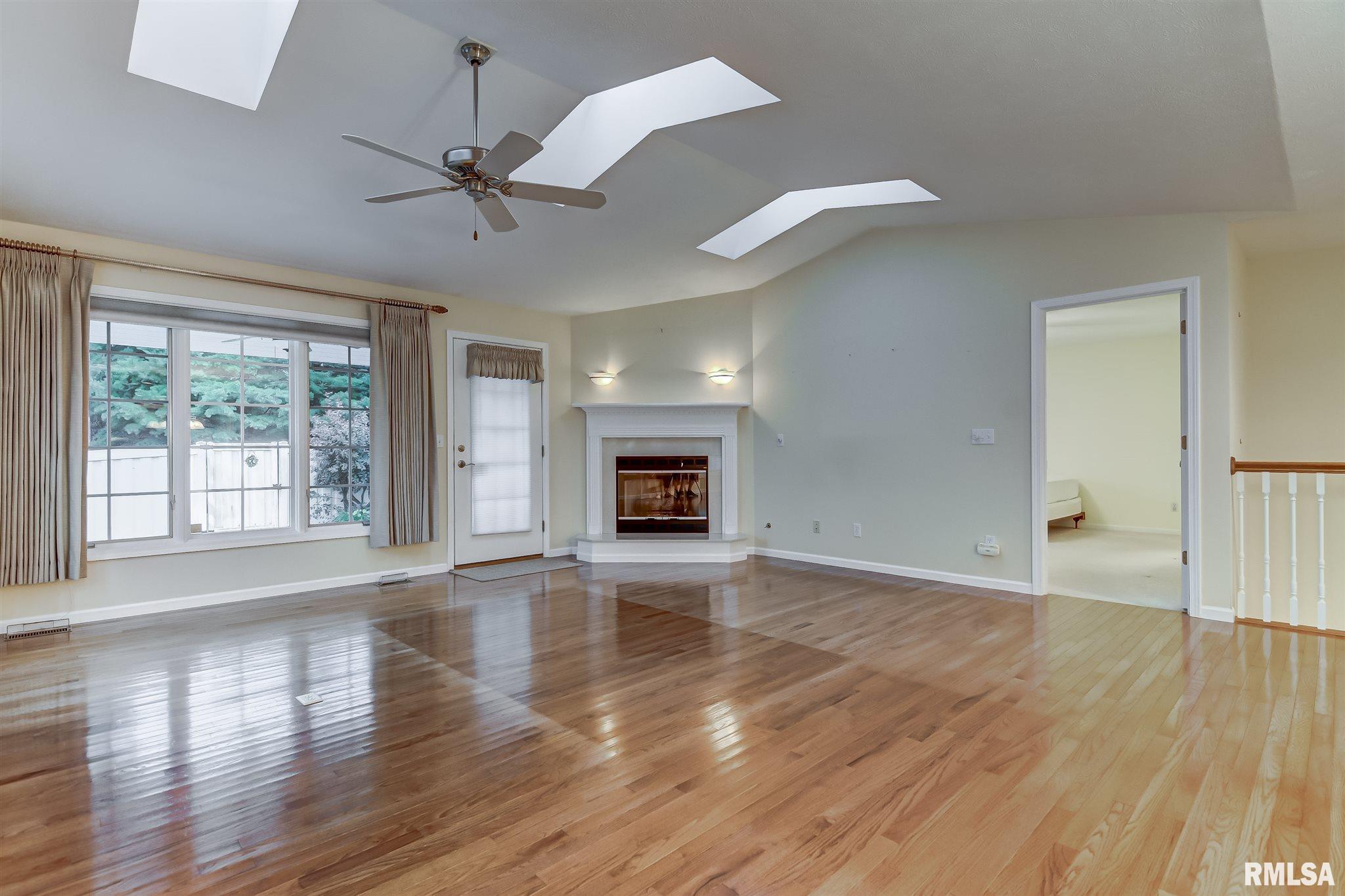 3224 Red Oak Lane Springfield, IL 62712 - Photo 2 of 34