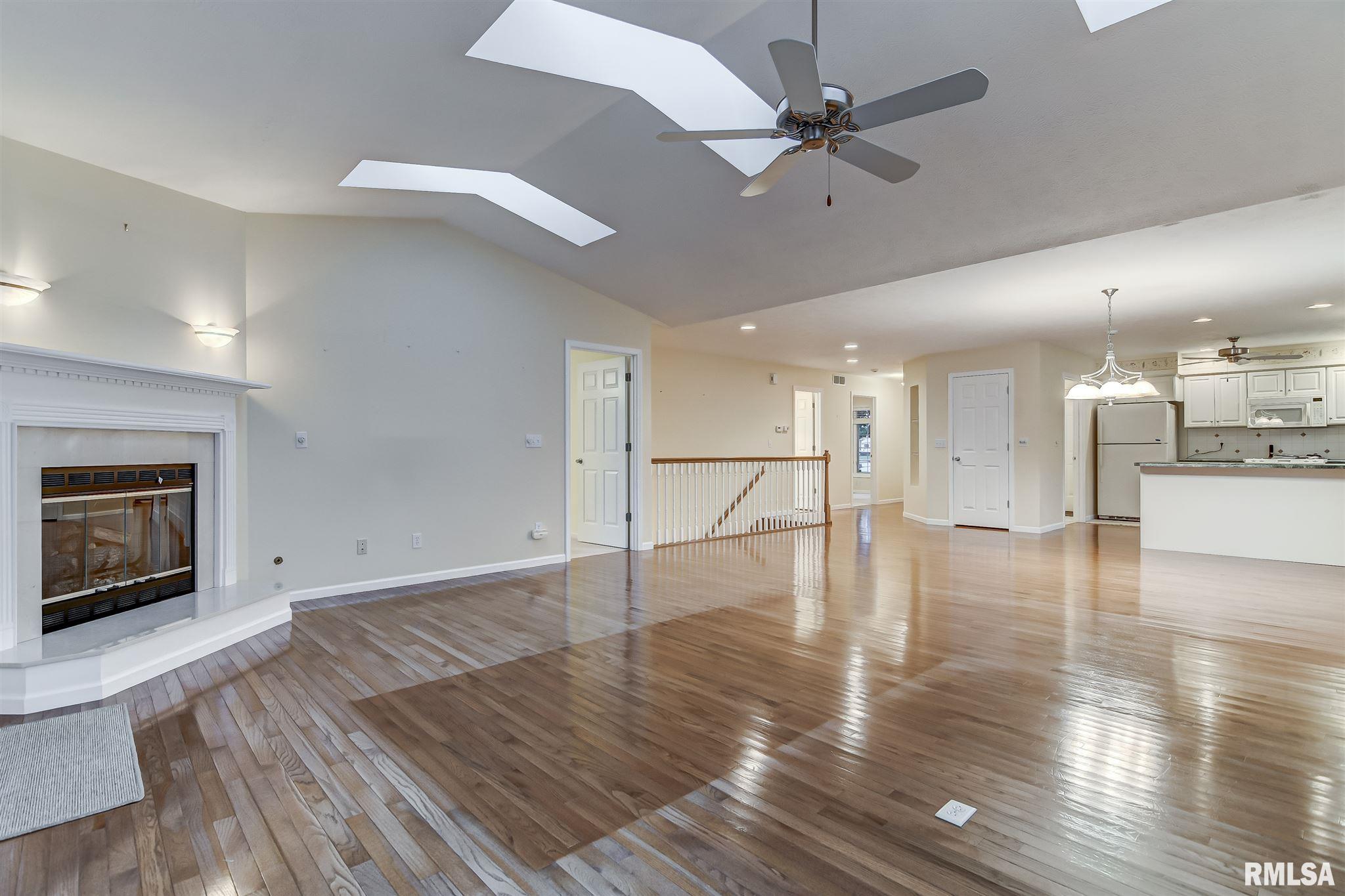 3224 Red Oak Lane Springfield, IL 62712 - Photo 4 of 34