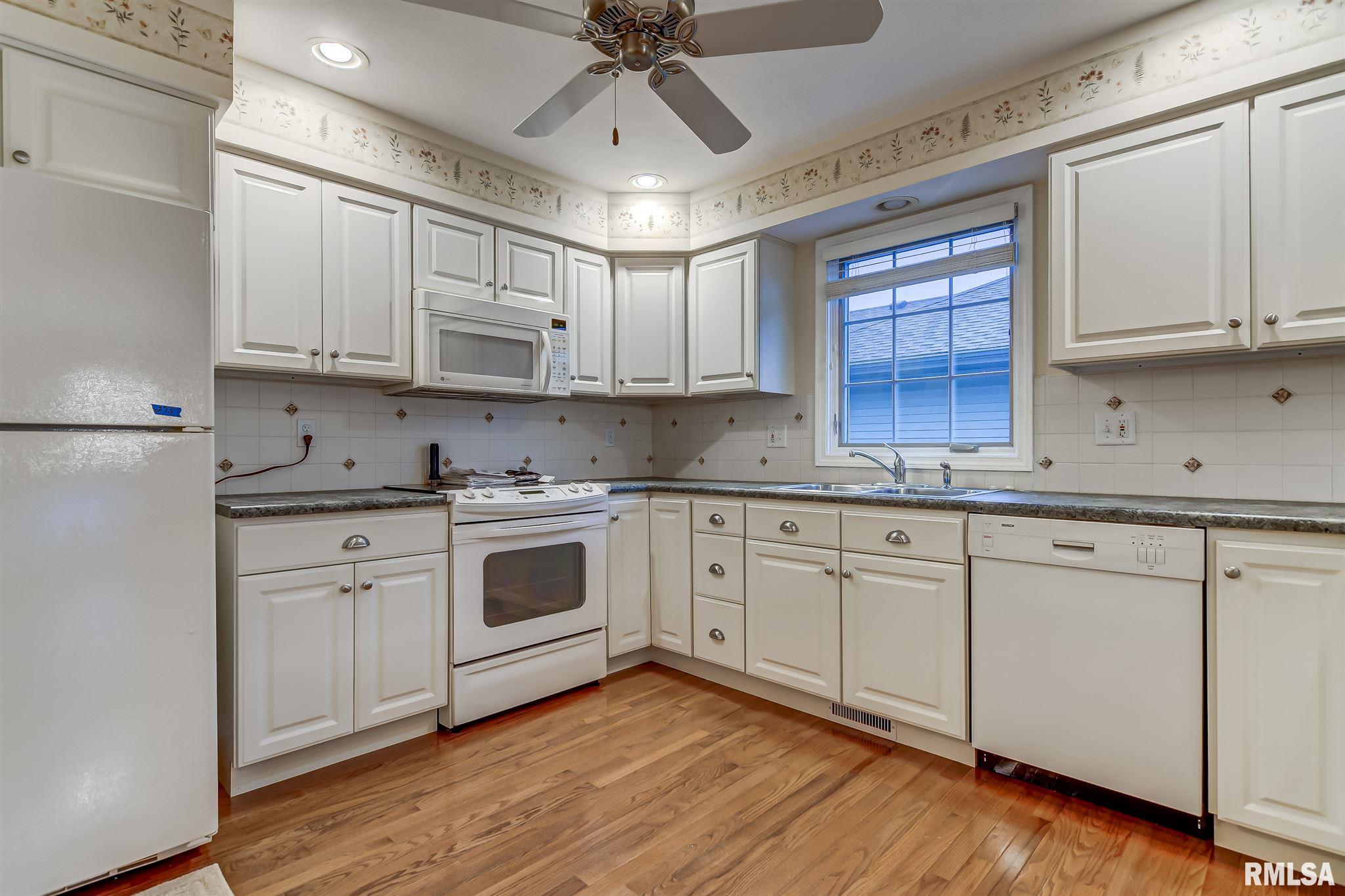 3224 Red Oak Lane Springfield, IL 62712 - Photo 10 of 34