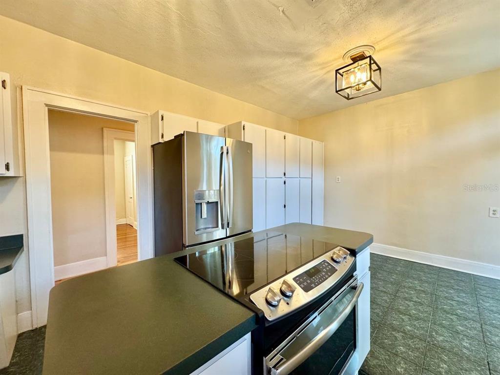 3112 West Palmira Avenue Tampa, FL 33629 - Photo 15 of 37 a view of a room with gym equipment