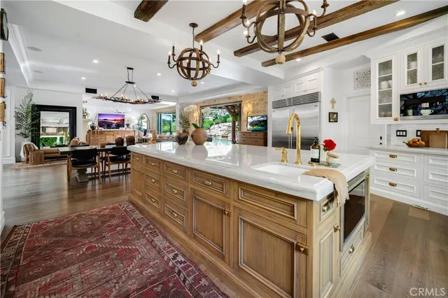 $6,350,000 | 5558 Hoback Glen Road, Hidden Hills, CA 91302