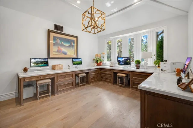 $6,350,000 | 5558 Hoback Glen Road, Hidden Hills, CA 91302