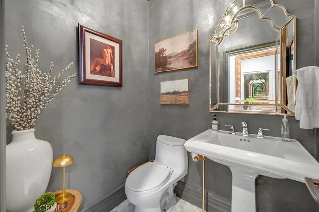 $6,350,000 | 5558 Hoback Glen Road, Hidden Hills, CA 91302