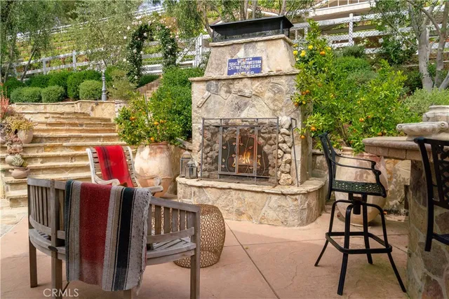 $6,350,000 | 5558 Hoback Glen Road, Hidden Hills, CA 91302