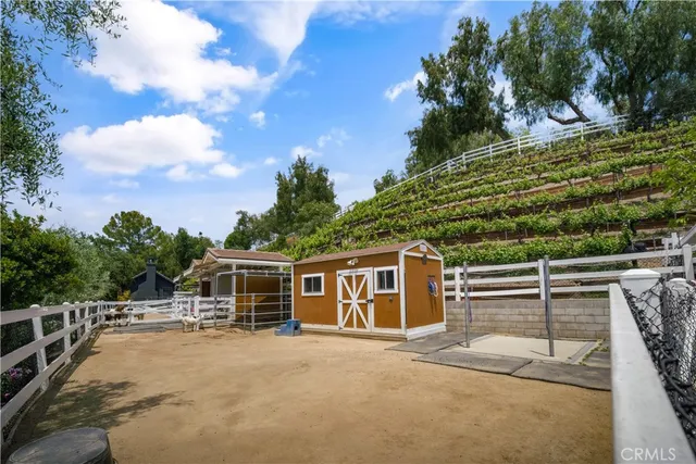 $6,350,000 | 5558 Hoback Glen Road, Hidden Hills, CA 91302