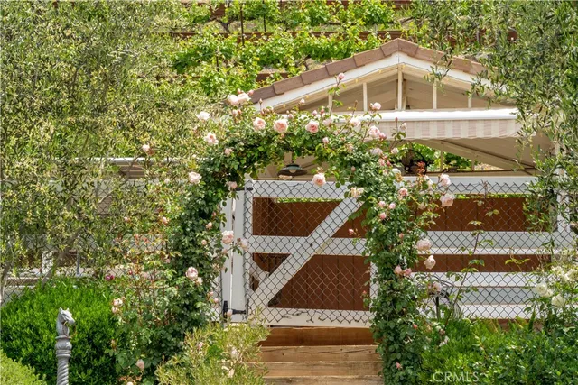 $6,350,000 | 5558 Hoback Glen Road, Hidden Hills, CA 91302