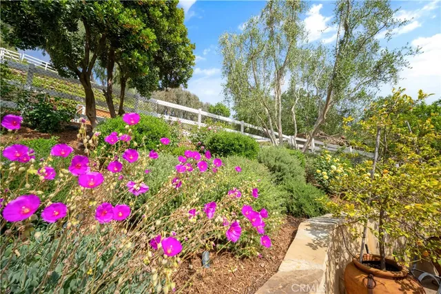 $6,350,000 | 5558 Hoback Glen Road, Hidden Hills, CA 91302