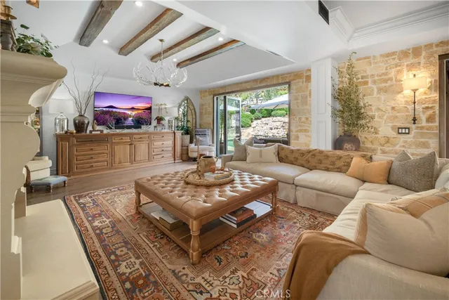 $6,350,000 | 5558 Hoback Glen Road, Hidden Hills, CA 91302