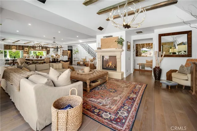$6,350,000 | 5558 Hoback Glen Road, Hidden Hills, CA 91302