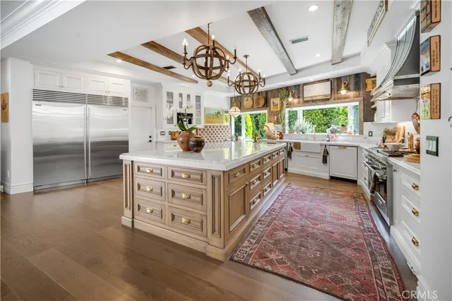 $6,350,000 | 5558 Hoback Glen Road, Hidden Hills, CA 91302