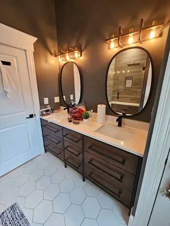 $3,950 | 106 Bridge Street, Unit 8, Salem, MA 01970