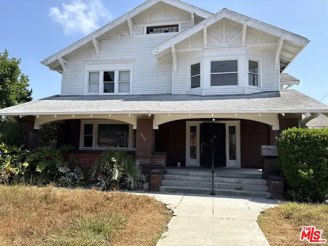 $1,599,000 | 2320 West 25th Street, Los Angeles, CA 90018