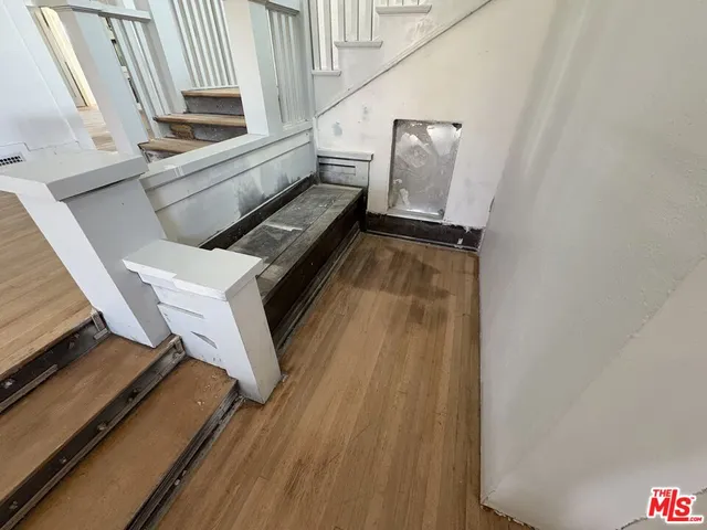 $1,599,000 | 2320 West 25th Street, Los Angeles, CA 90018