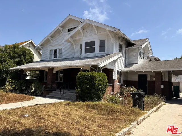 $1,599,000 | 2320 West 25th Street, Los Angeles, CA 90018