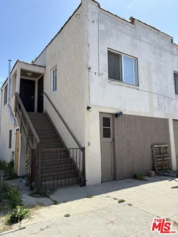 $1,599,000 | 2320 West 25th Street, Los Angeles, CA 90018