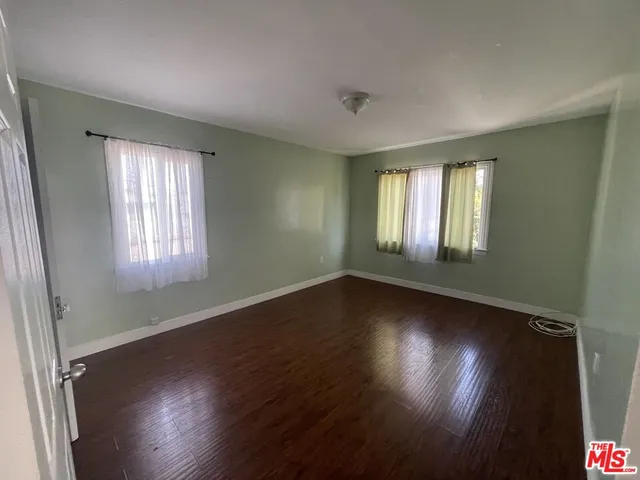 $1,599,000 | 2320 West 25th Street, Los Angeles, CA 90018