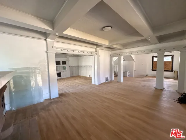 $1,599,000 | 2320 West 25th Street, Los Angeles, CA 90018