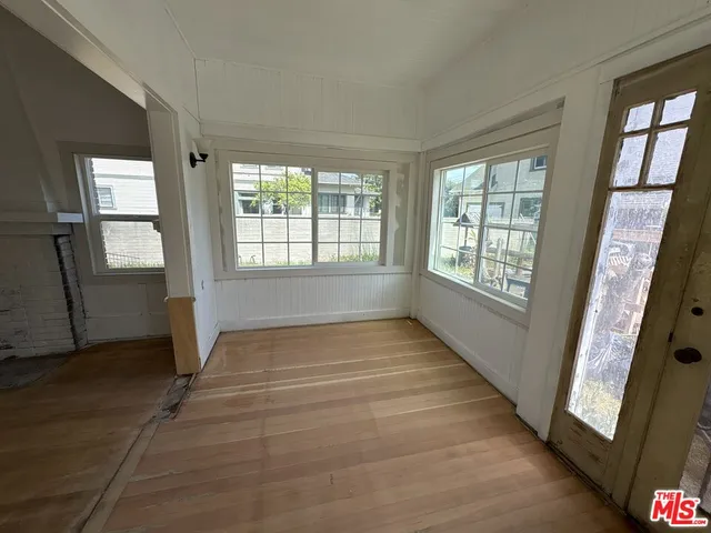 $1,599,000 | 2320 West 25th Street, Los Angeles, CA 90018