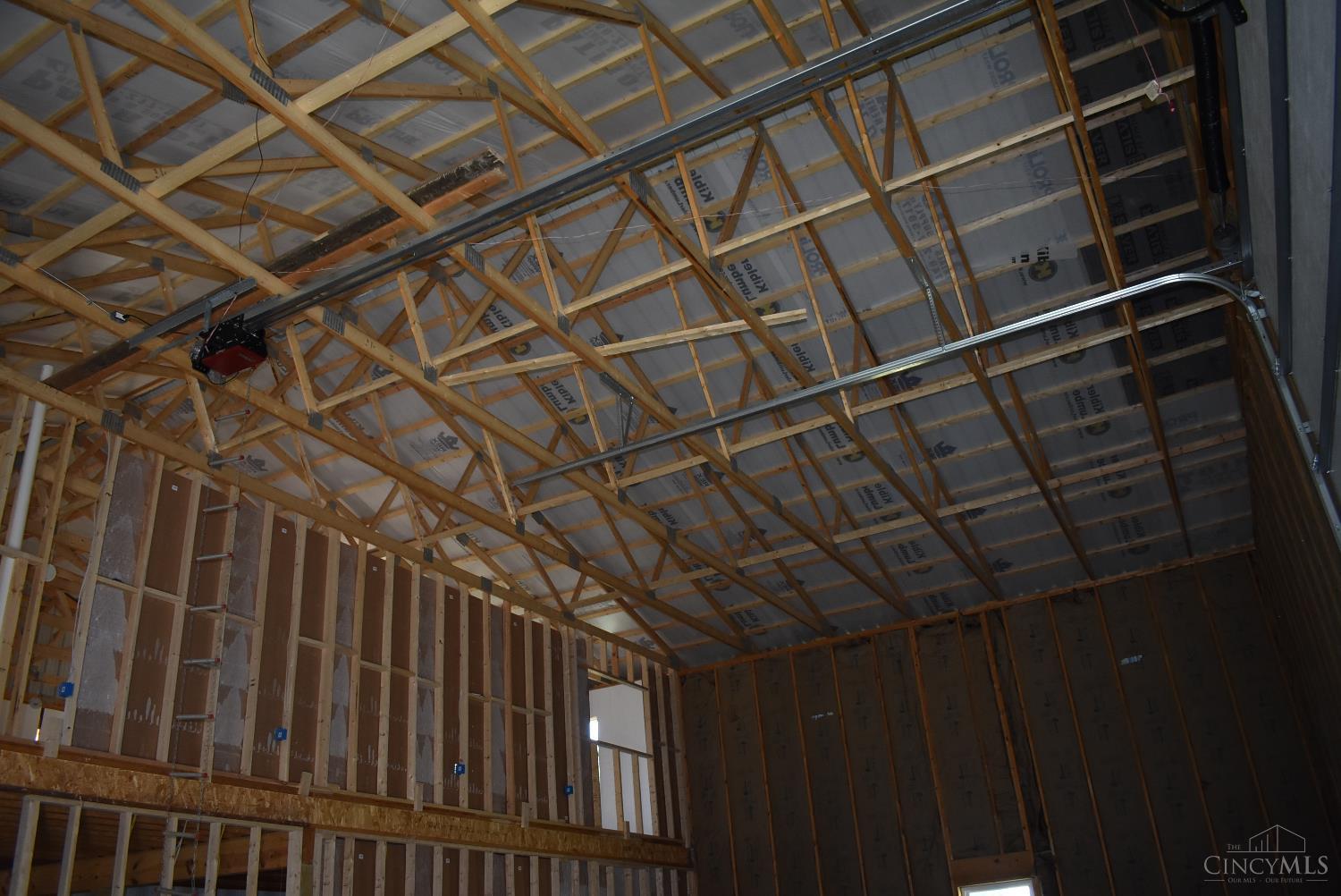689 Duncanson Road Sardinia, OH 45171 - Photo 8 of 24 Garage door opener