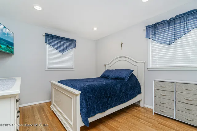 $879,000 | 141 North Pine Terrace | Annadale