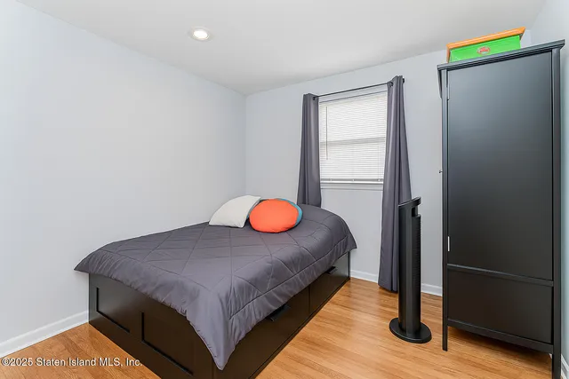 $879,000 | 141 North Pine Terrace | Annadale