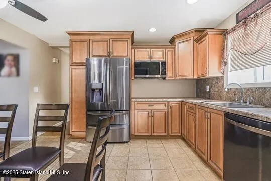 $879,000 | 141 North Pine Terrace | Annadale