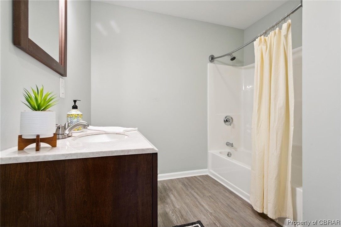 6922 Belroi Road Gloucester, VA 23061 - Photo 21 of 30 Hall Bath