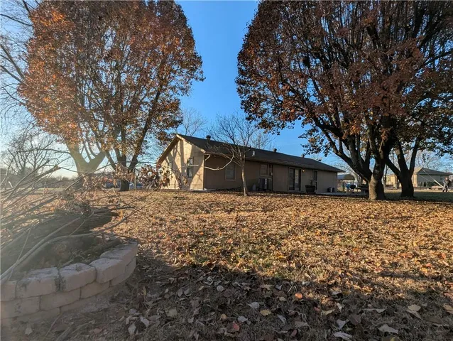 $250,000 | 22113 Fawn Drive, Peculiar, MO 64078