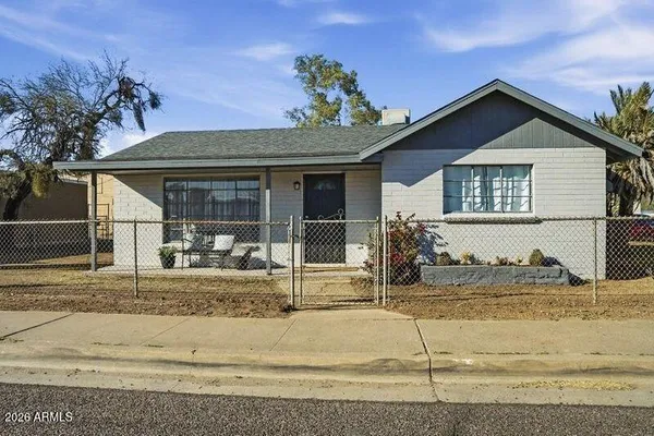 $207,500 | 214 Highway 177, Winkelman, AZ 85192