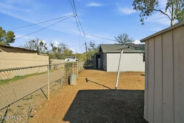 $207,500 | 214 Highway 177, Winkelman, AZ 85192