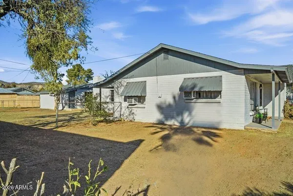 $207,500 | 214 Highway 177, Winkelman, AZ 85192