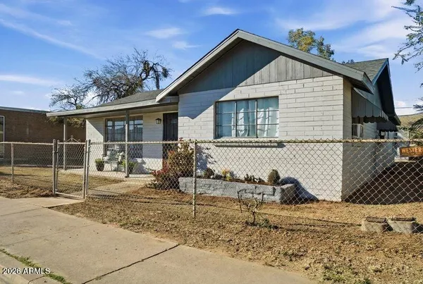 $207,500 | 214 Highway 177, Winkelman, AZ 85192