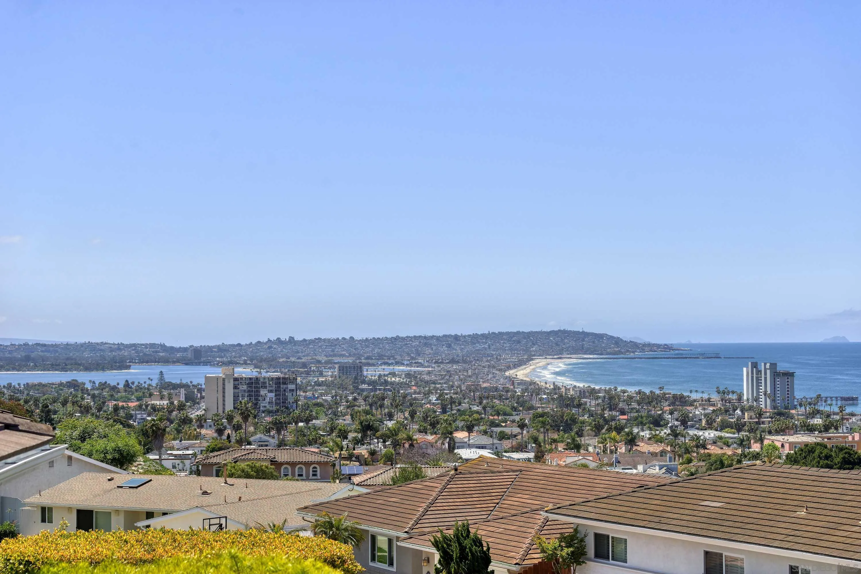 5459 Moonlight Lane La Jolla, CA 92037 - Photo 14 of 32 a view of a city