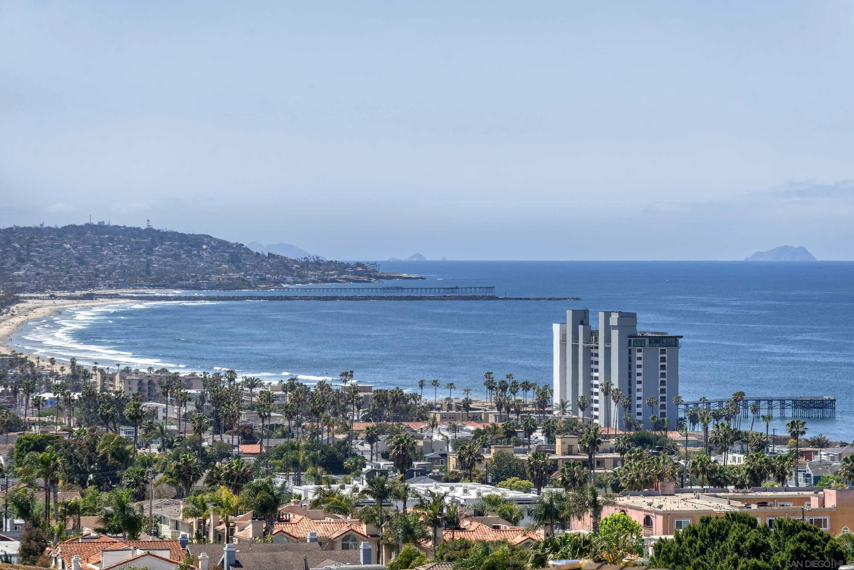 5459 Moonlight Lane La Jolla, CA 92037 - Photo 2 of 32 a view of a city