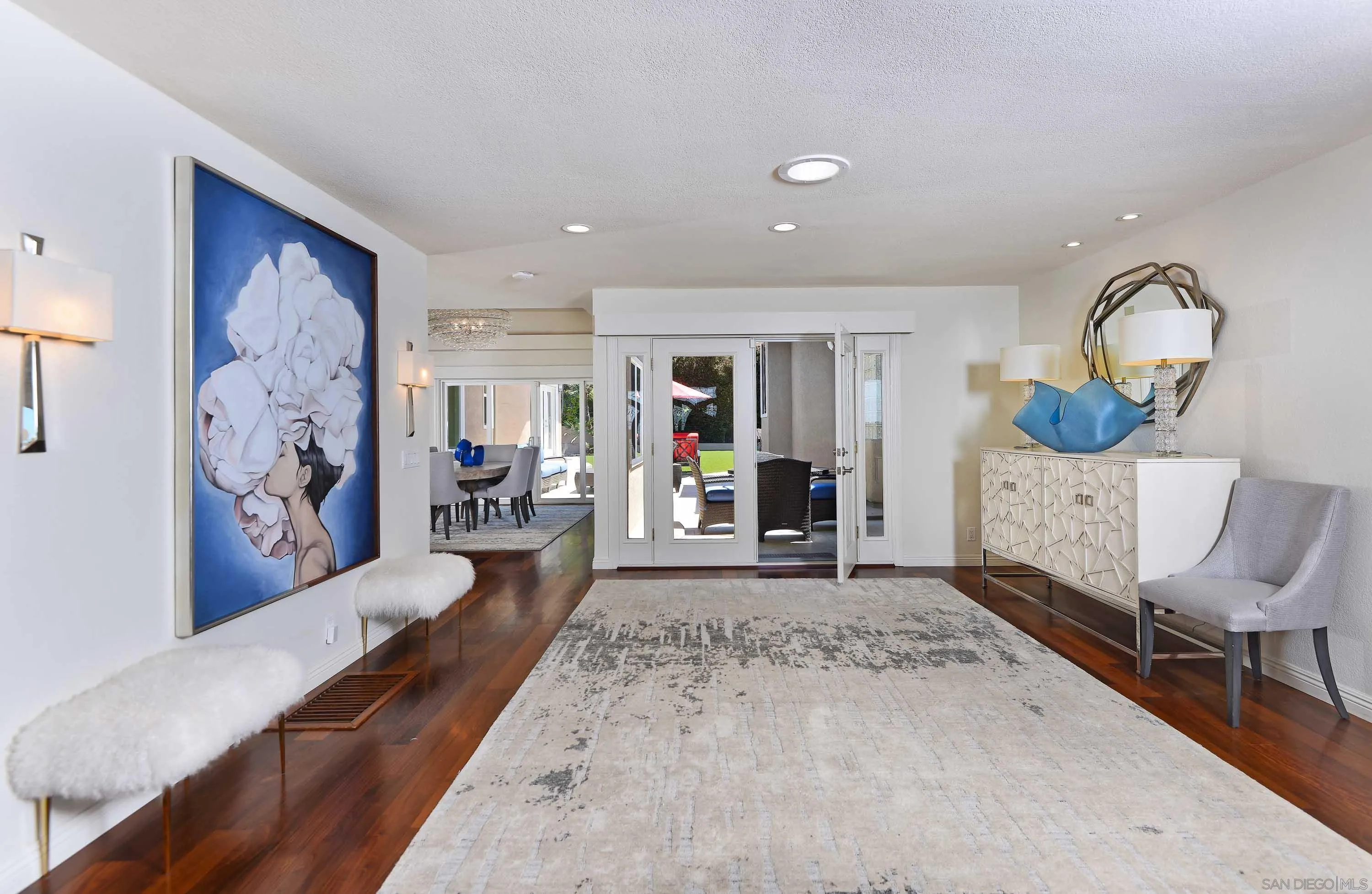 5459 Moonlight Lane La Jolla, CA 92037 - Photo 22 of 32 a living room with furniture and a flat screen tv