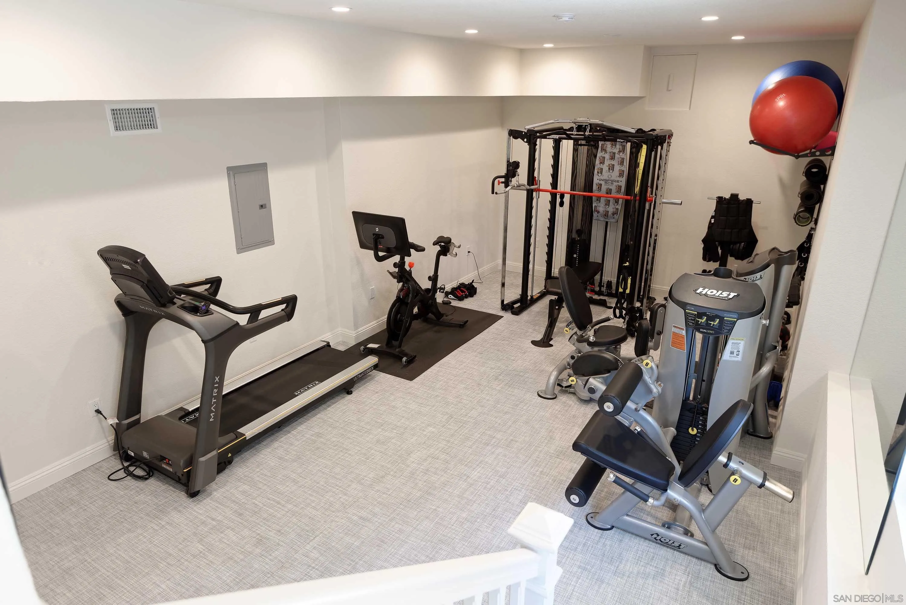 5459 Moonlight Lane La Jolla, CA 92037 - Photo 31 of 32 a view of a room with gym equipment