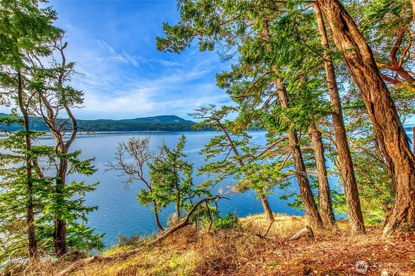 $1,900,000 | 599 Shore Drive, Orcas Island, WA 98245