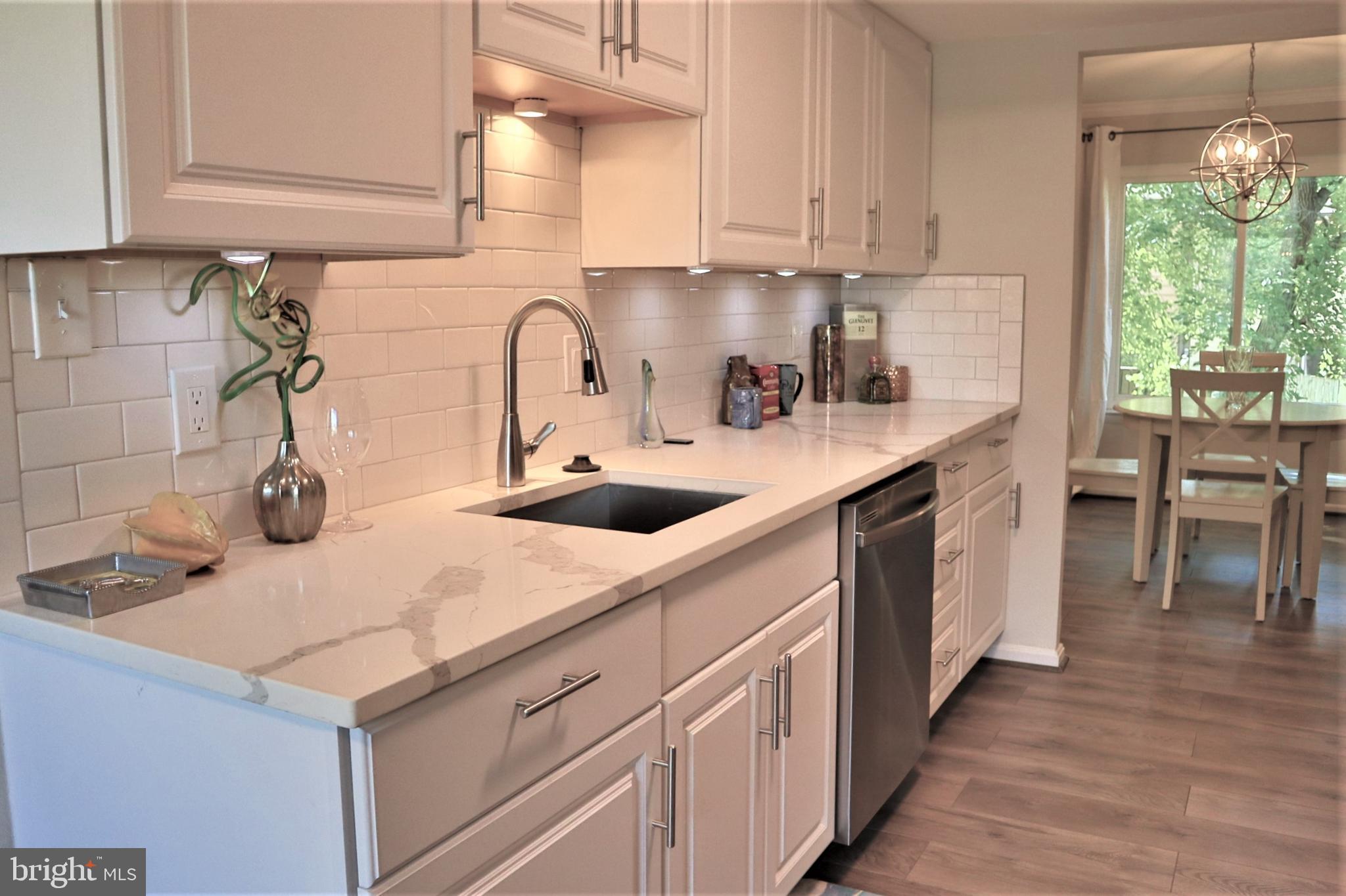 9079 Centerway Road Gaithersburg, MD 20879 - Photo 4 of 38 Shaker cabinetry