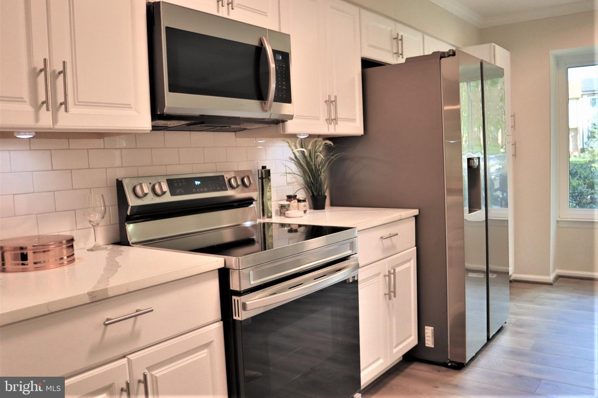 9079 Centerway Road Gaithersburg, MD 20879 - Photo 9 of 38 Tons of cabinet and counter space