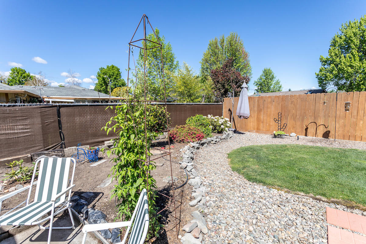 1650 Timothy Street Central Point, OR 97502 - Photo 29 of 32 31