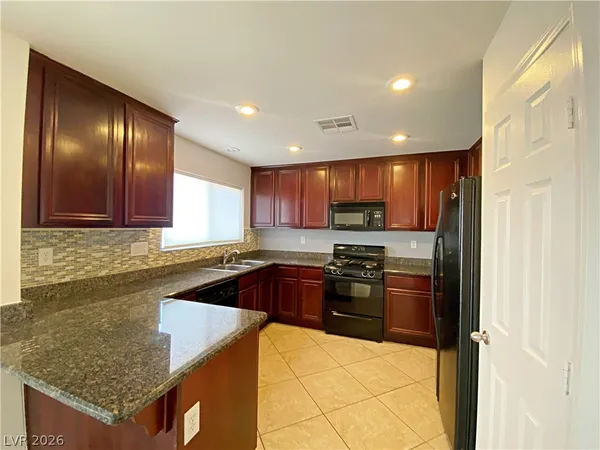$2,290 | 6496 Robusta Court, Las Vegas, NV 89141