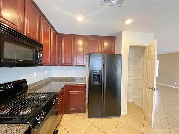 $2,290 | 6496 Robusta Court, Las Vegas, NV 89141
